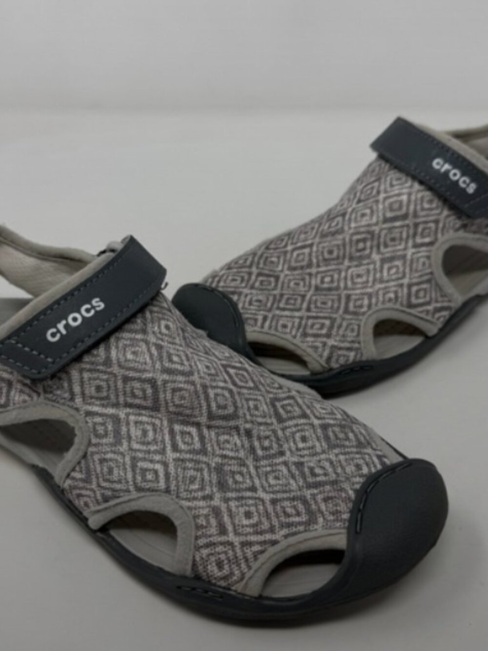 CROCS Swiftwater Waterproof Athletic Shoes Women's Size 6